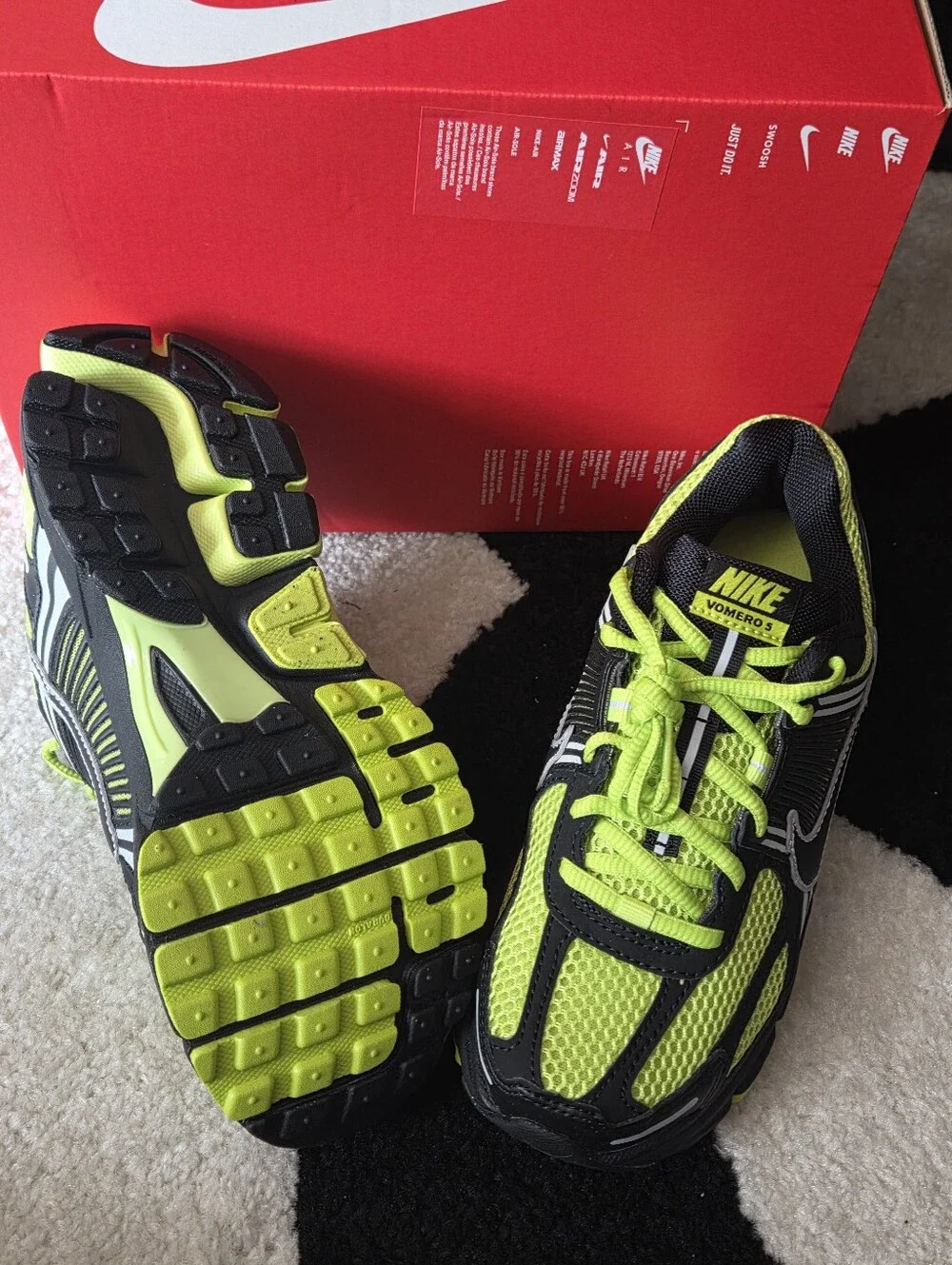 NIKE ZOOM VOMERO 5 SNEAKER SZ 5M/6.5W